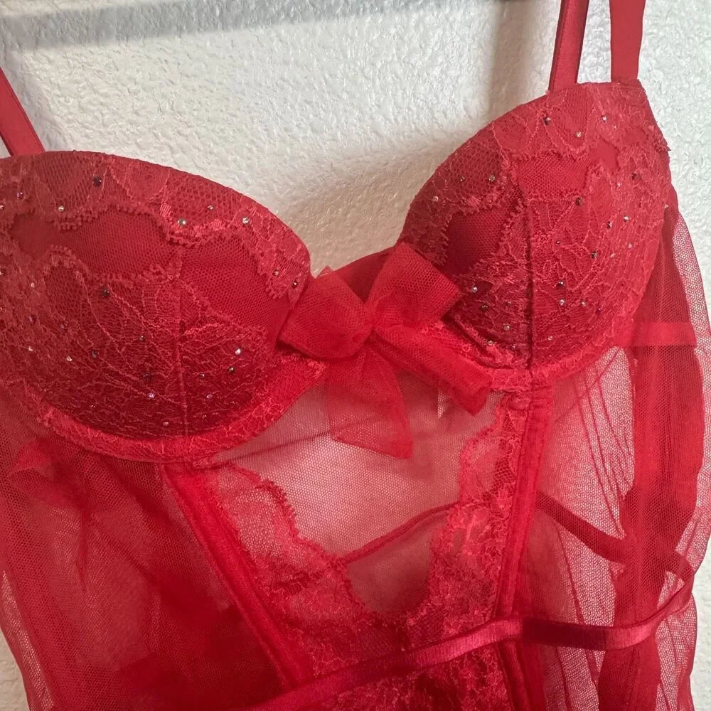 Victoria's Secret Bustier/Garter/Panty Lace Lingerie Set 34B Red Holiday Corset
